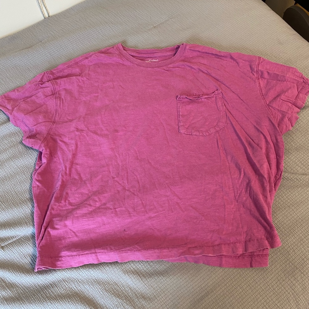 pink tee